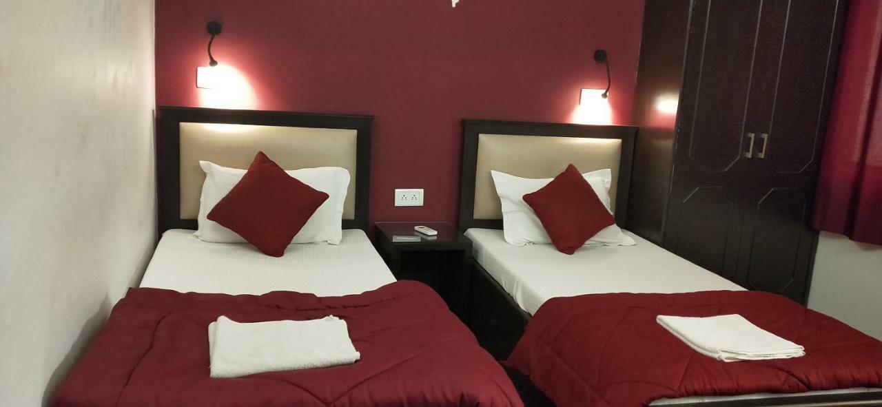 Joey's Agra Hostel *